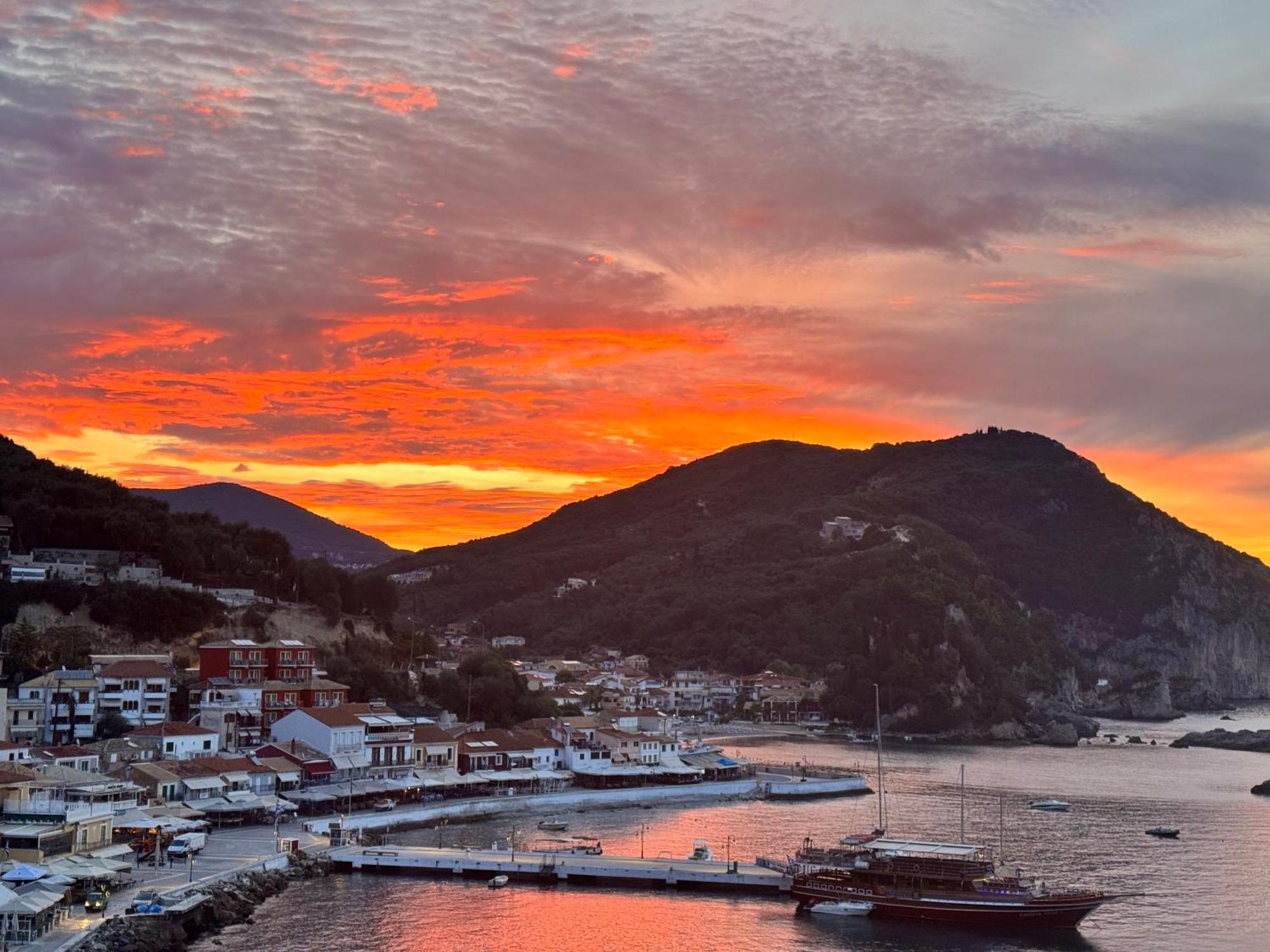 Sunrise House Hotel Parga Exterior photo